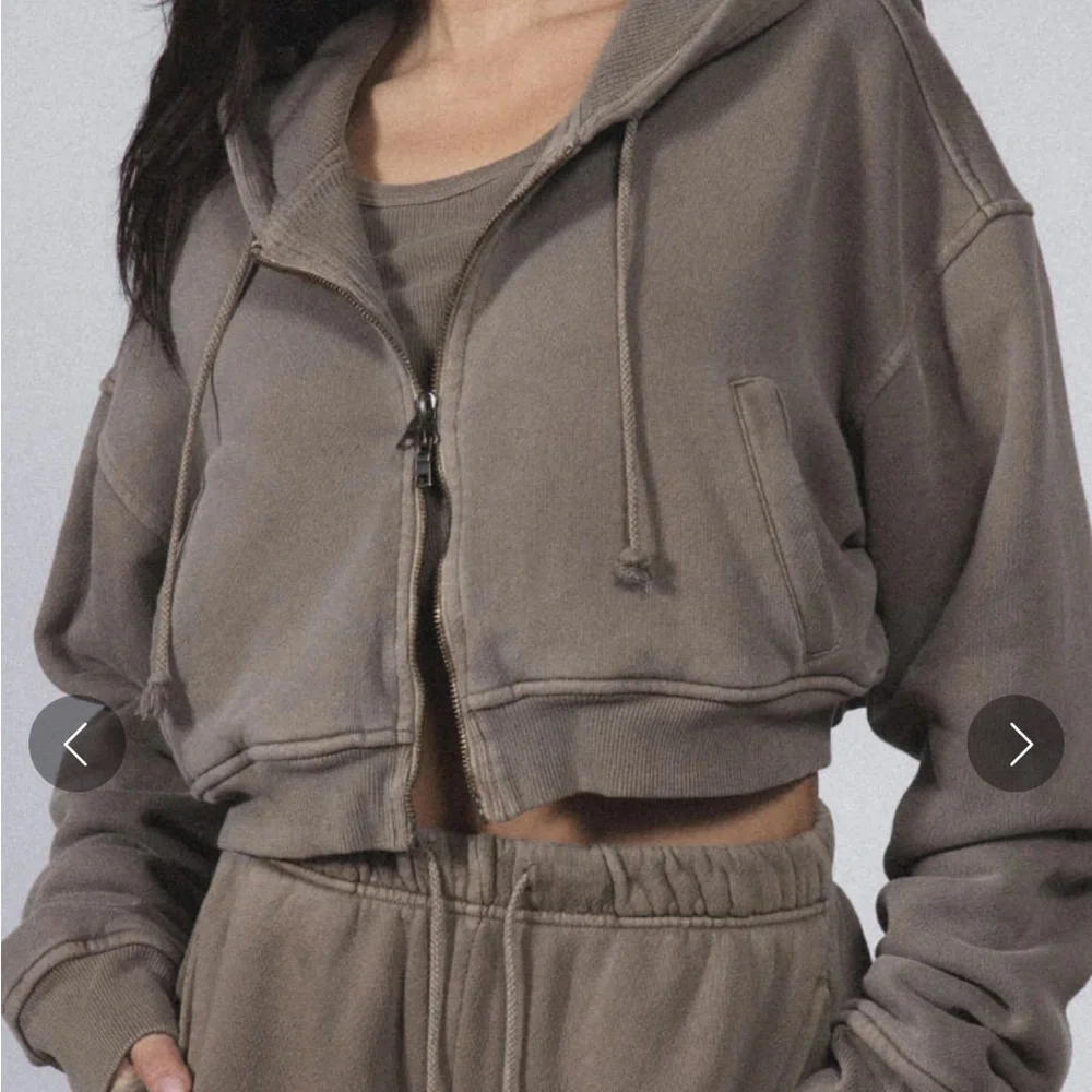 Elwood Babydoll Crop Zip Hoodie - Picture 3 of 8